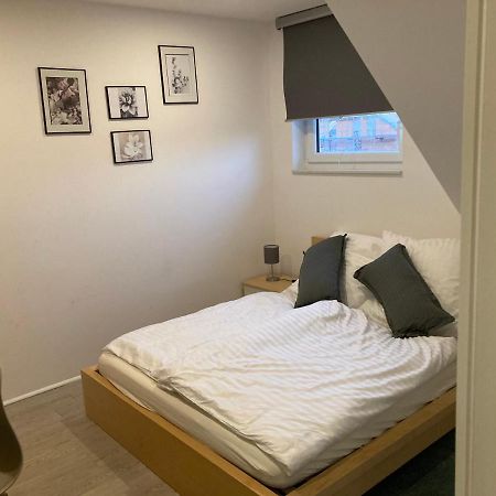 Gaeste Und Messezimmer 아델하이즈도프 외부 사진