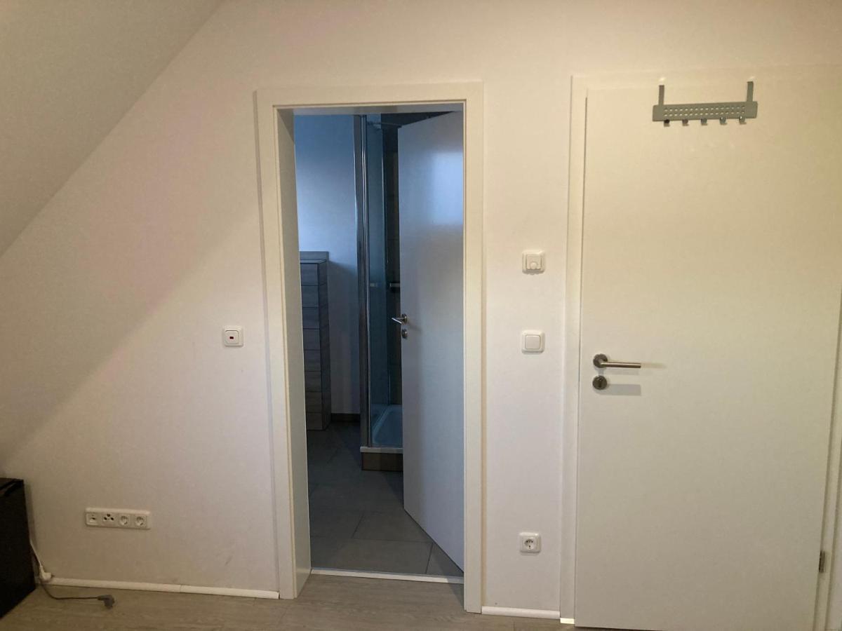 Gaeste Und Messezimmer 아델하이즈도프 외부 사진