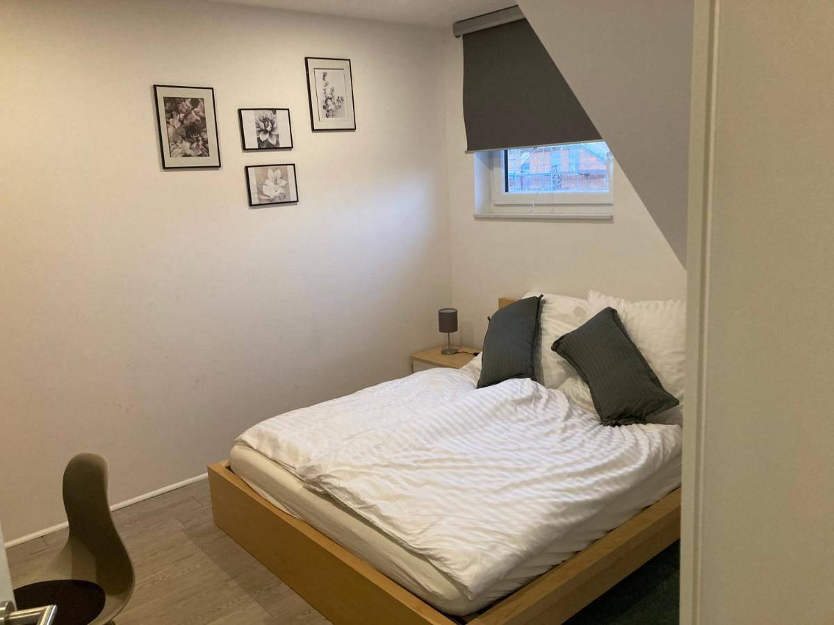 Gaeste Und Messezimmer 아델하이즈도프 외부 사진