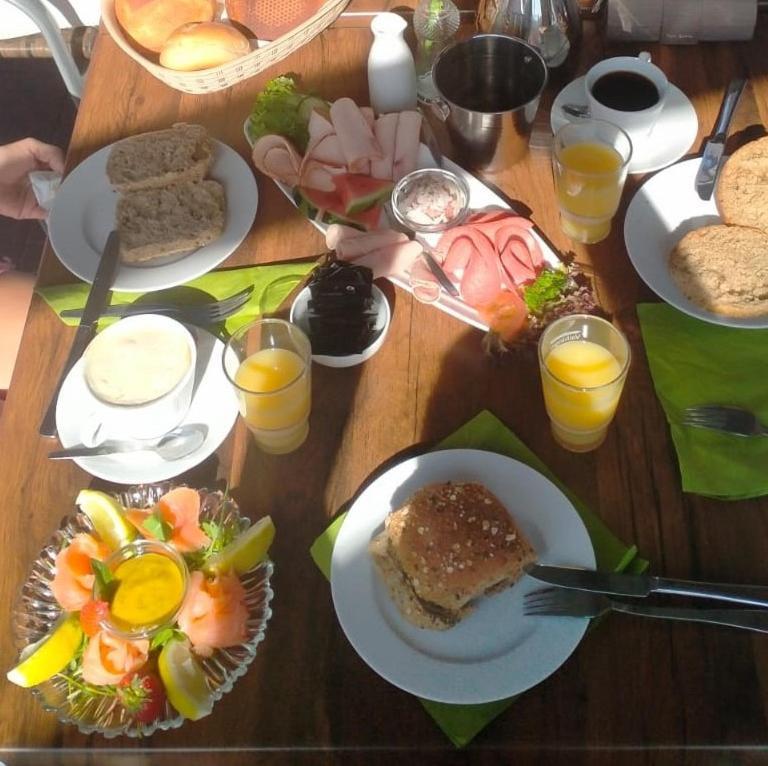Gaeste Und Messezimmer 아델하이즈도프 외부 사진
