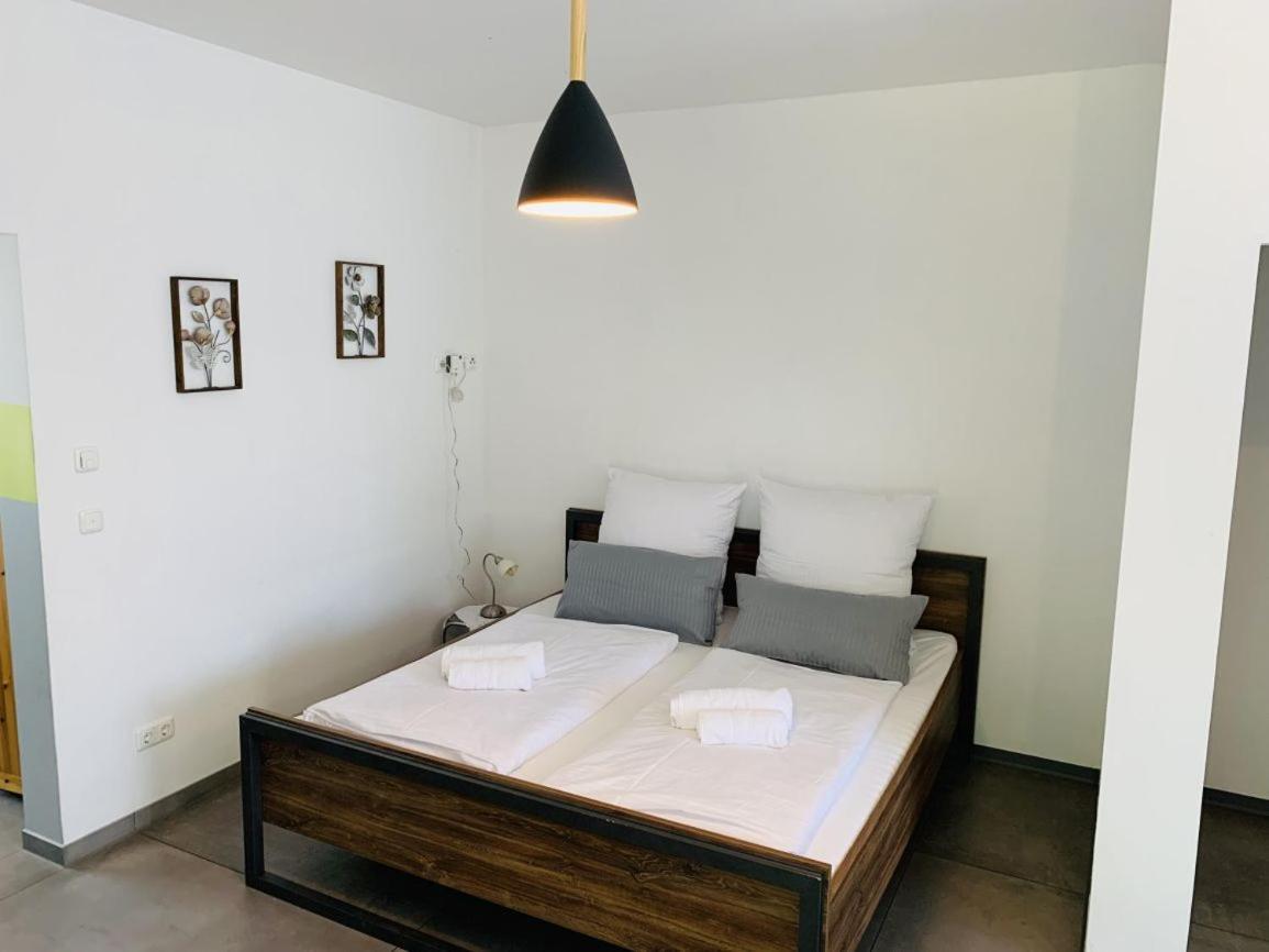 Gaeste Und Messezimmer 아델하이즈도프 외부 사진